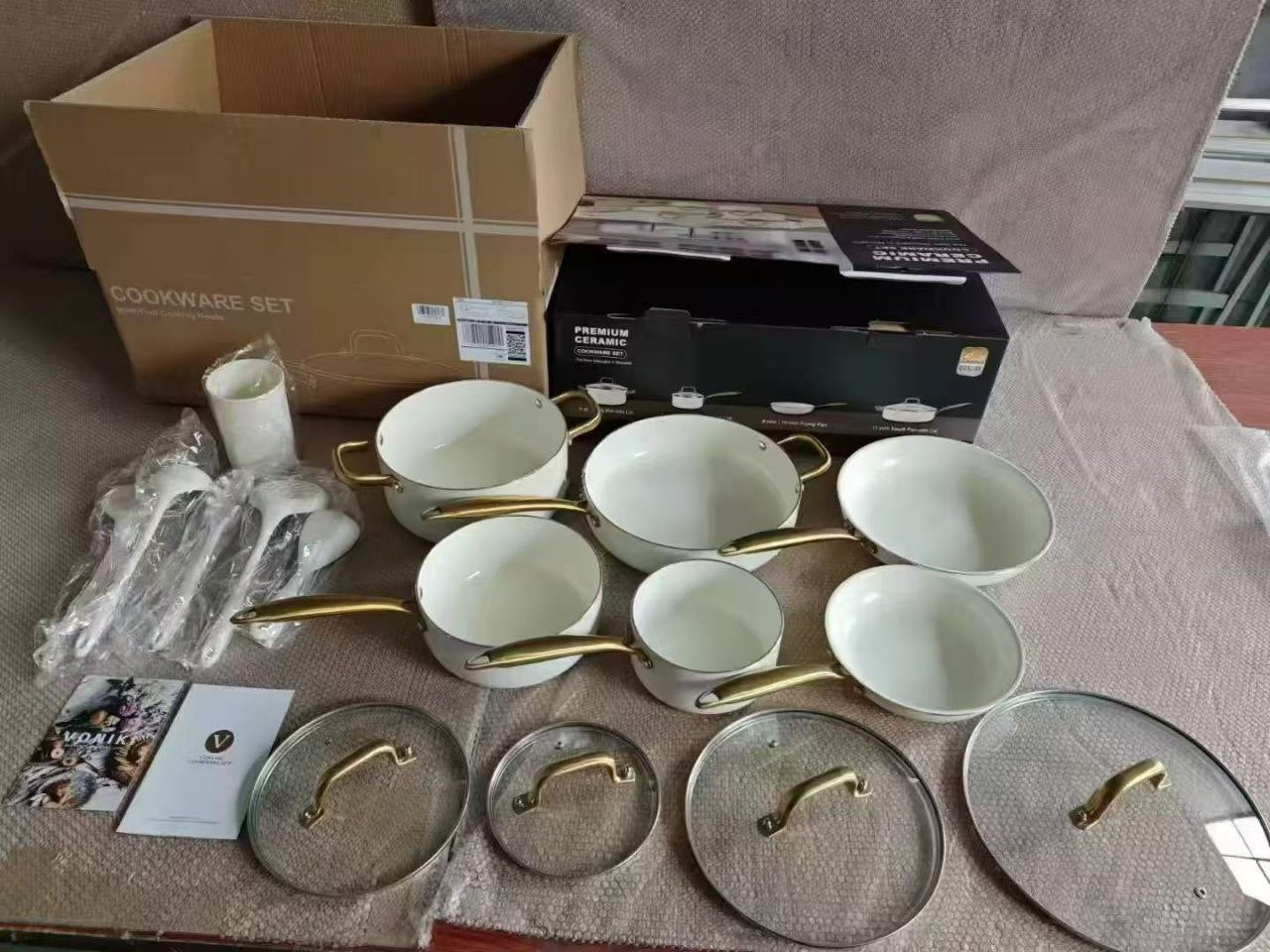 Ceramic non-stick cookware set